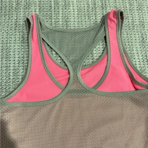 IU neon pink reversible jersey - Picture 4 of 6